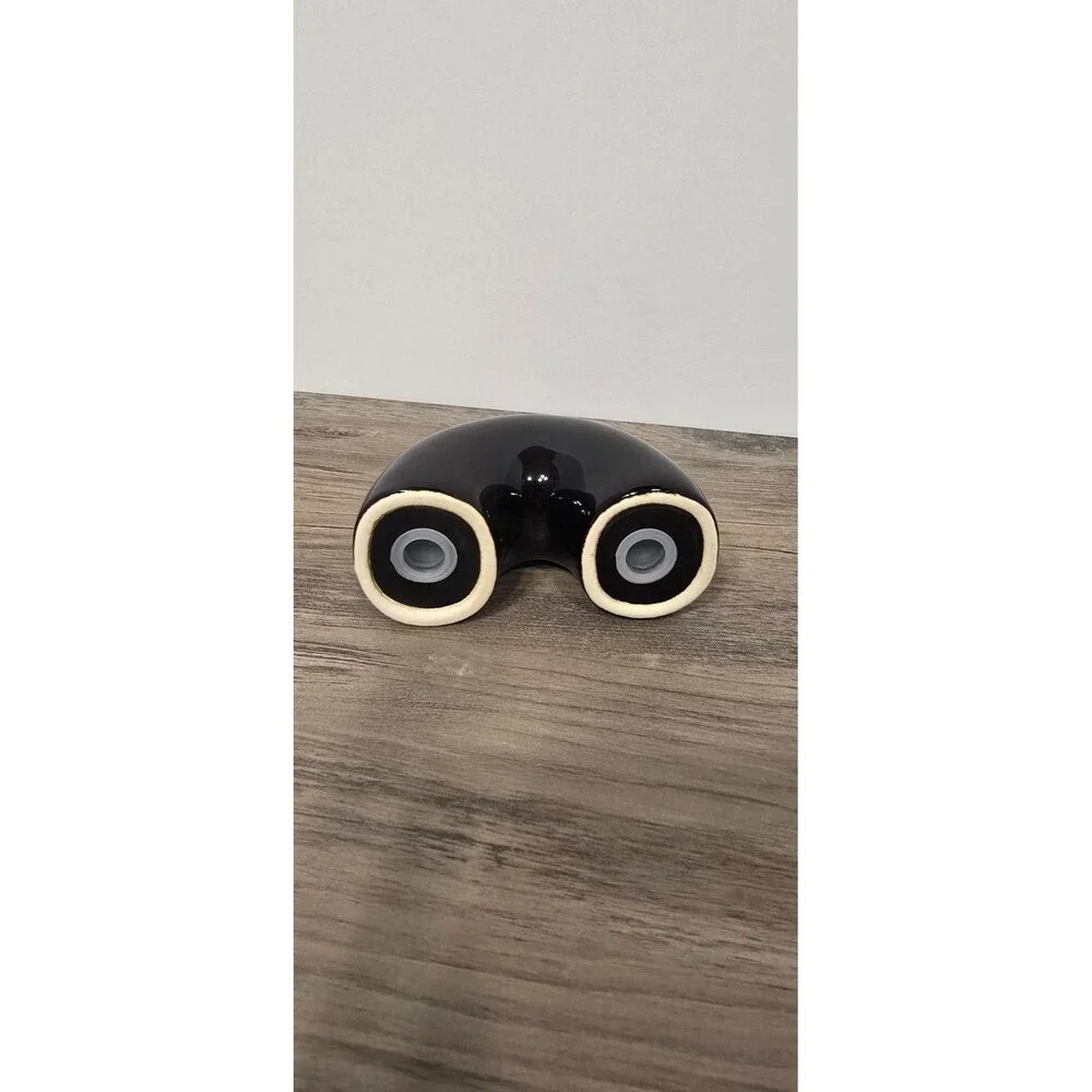 Salt Pepper Shakers Black White Arches. NEW Set Of 2.
